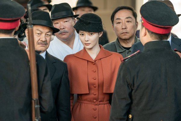 100일의 거짓말 1932년 경성역 장면 스틸(tvN 제공)